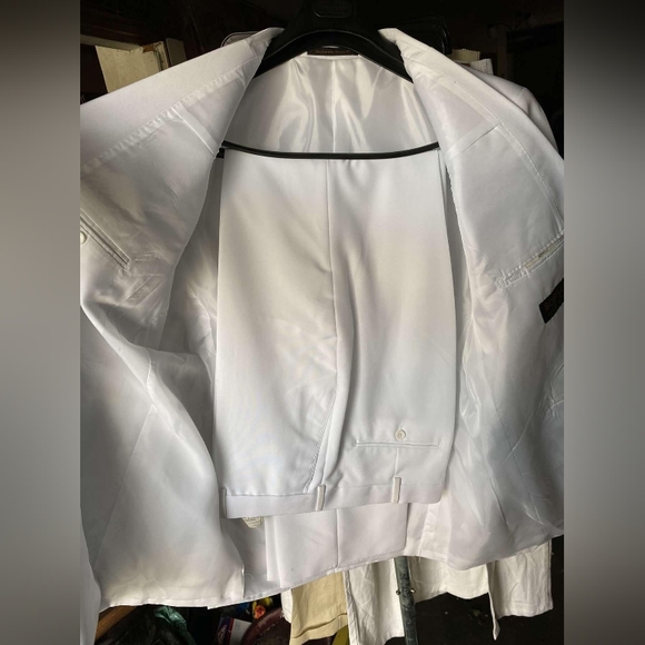 Brand New With Tag 2-Piece Bonelli Suit - Picture 5 of 6